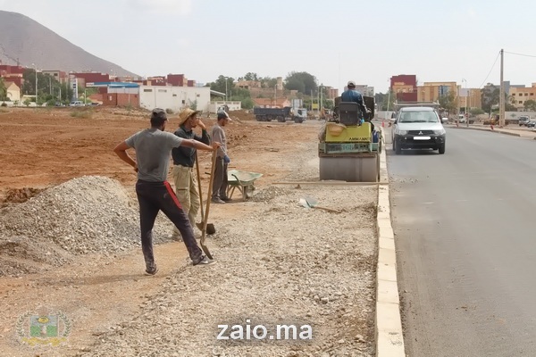 إنطلاق أشغال تهيئة رصيف الطريق المؤدية الى مدينة العروي